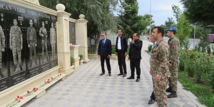 Şəhid ailələri ziyarət olunub